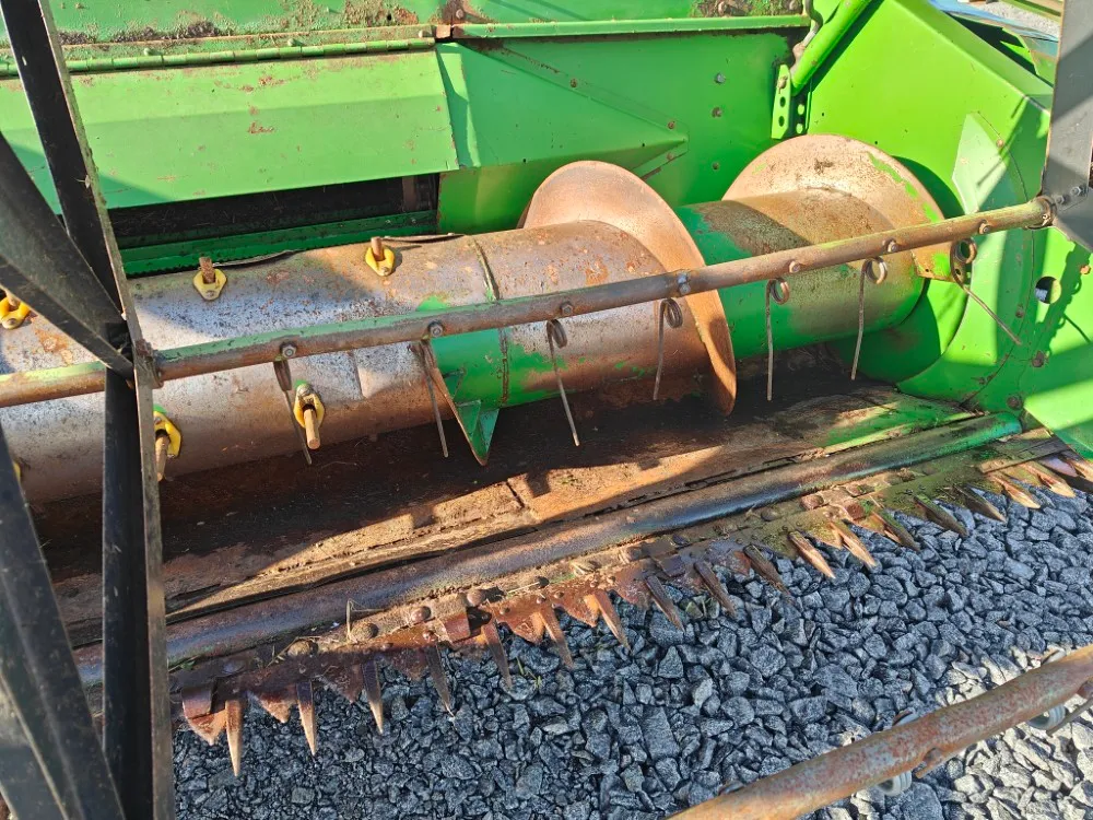 John Deere 1032 leikkuupuimuri / Katso video!