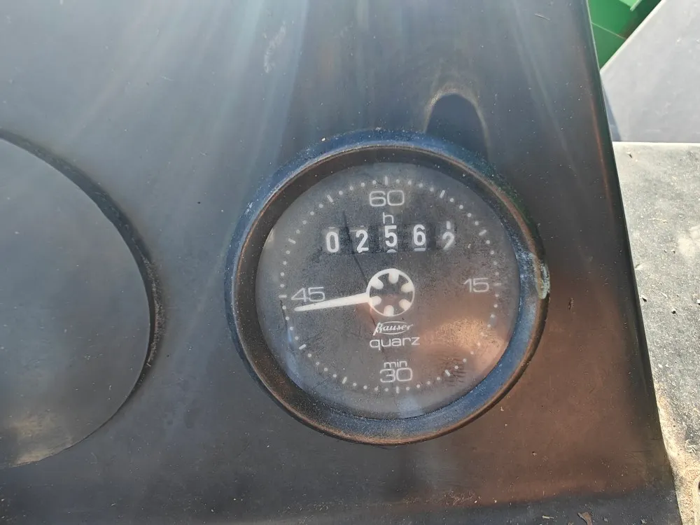 John Deere 1032 leikkuupuimuri / Katso video!