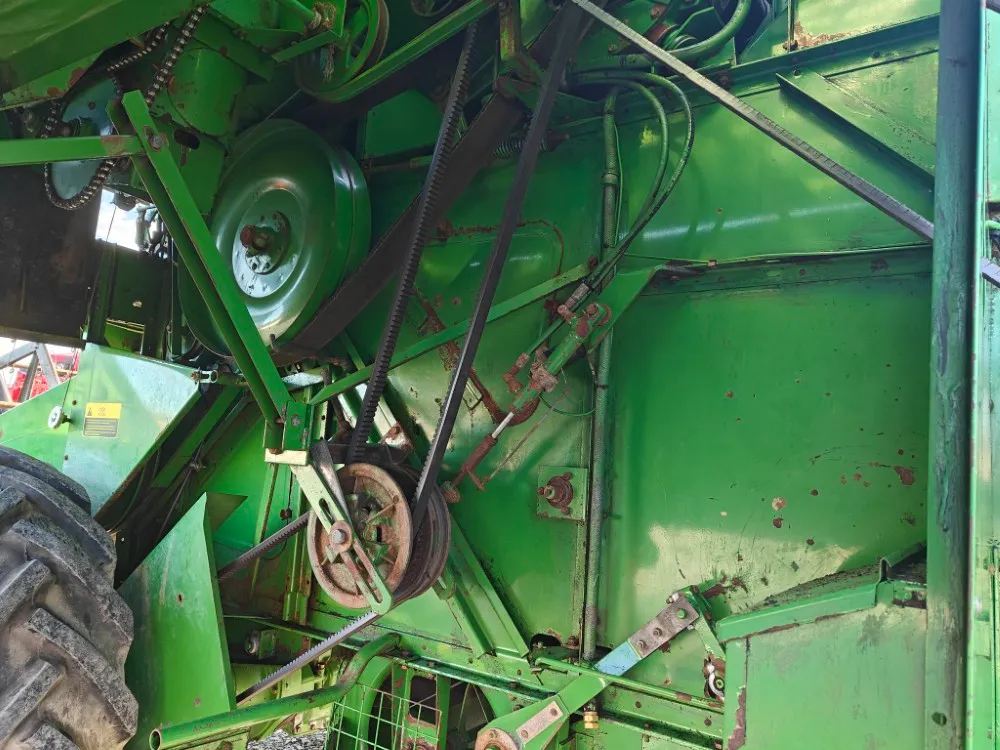 John Deere 1032 leikkuupuimuri / Katso video!