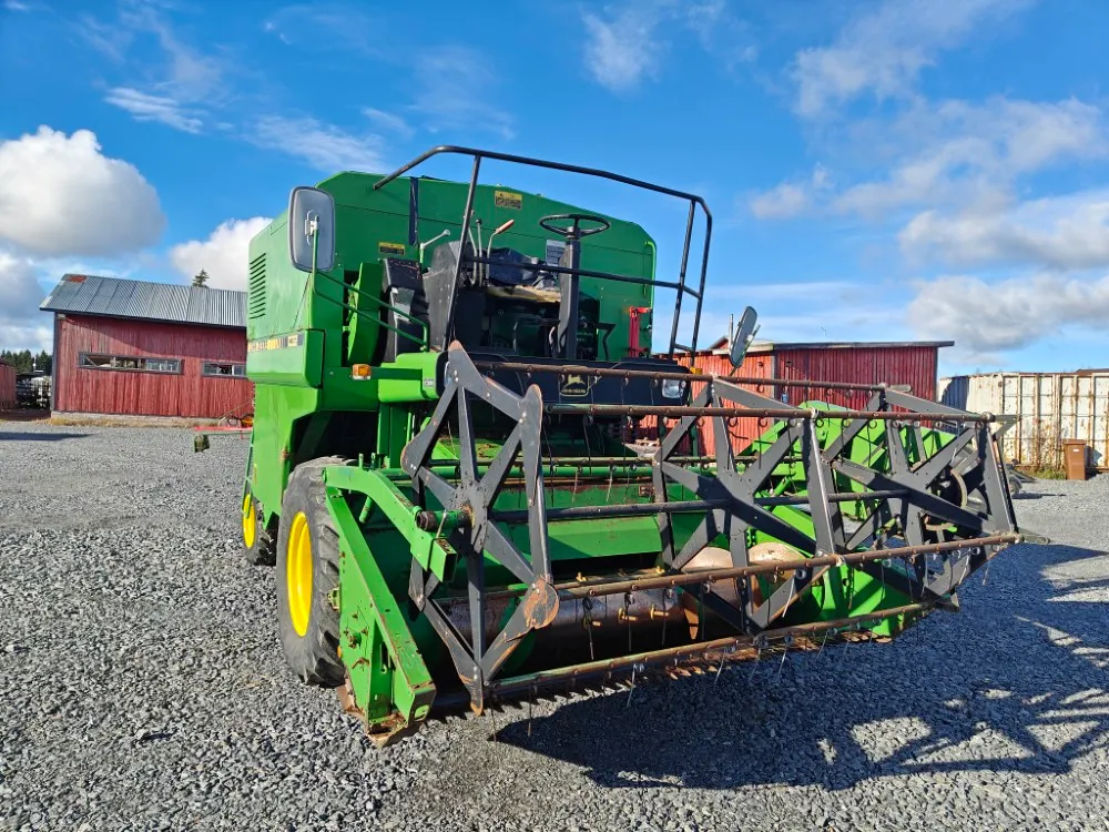 John Deere 1032 leikkuupuimuri / Katso video!