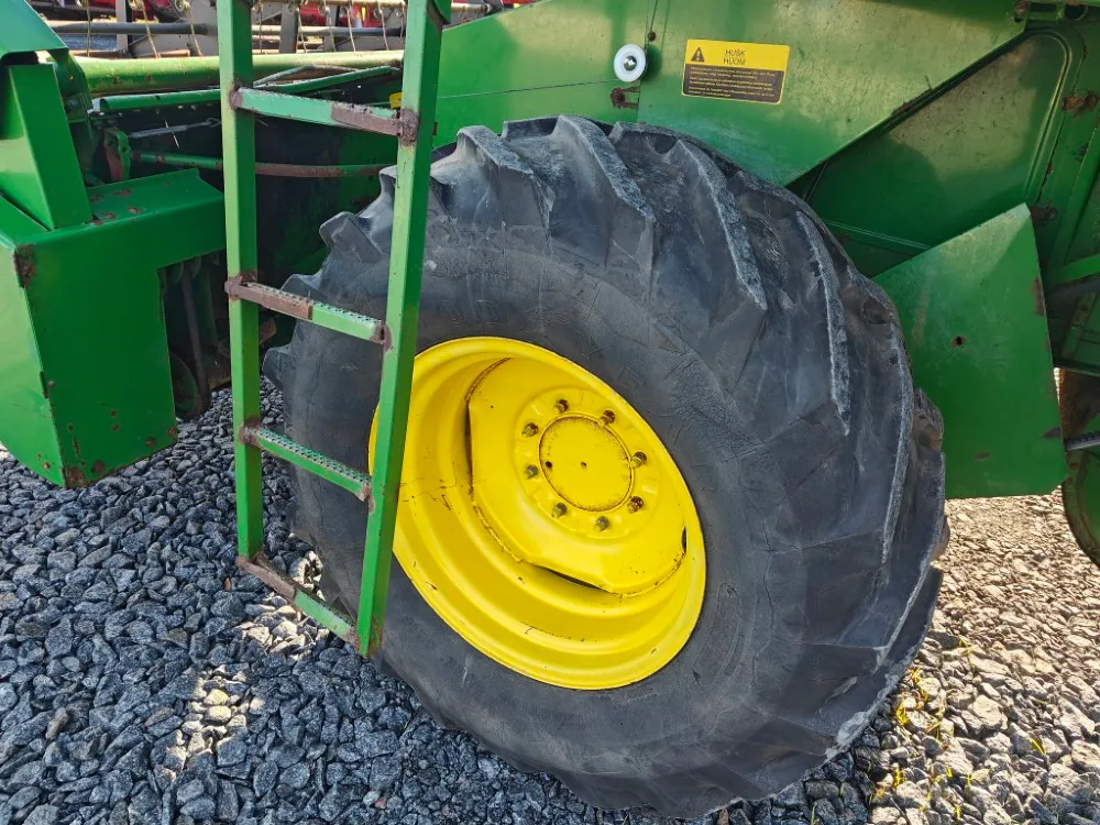 John Deere 1032 leikkuupuimuri / Katso video!