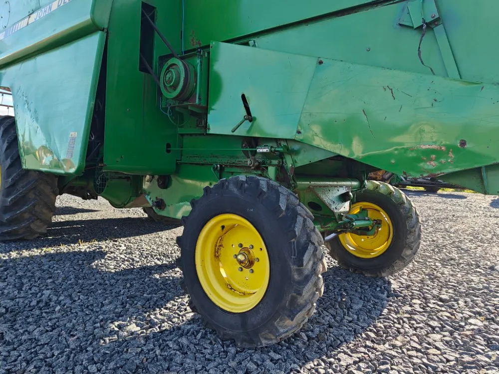 John Deere 1032 leikkuupuimuri / Katso video!