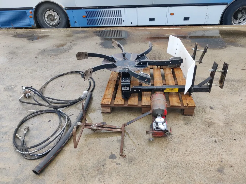 Ruumeenlevitin Spreader Inc / Claas 58S leikkuupuimureista - VIDEO