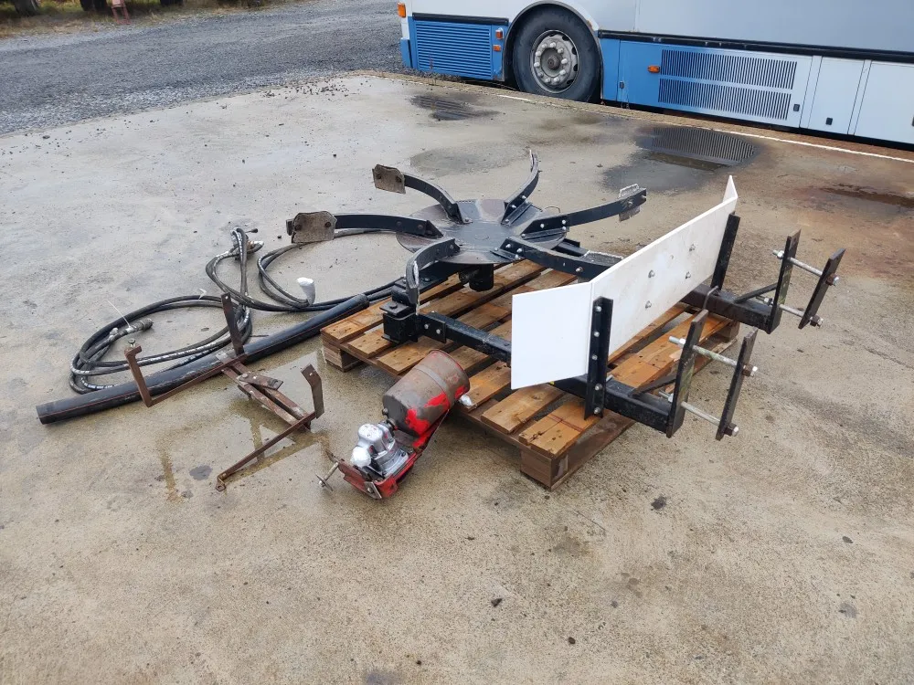 Ruumeenlevitin Spreader Inc / Claas 58S leikkuupuimureista - VIDEO