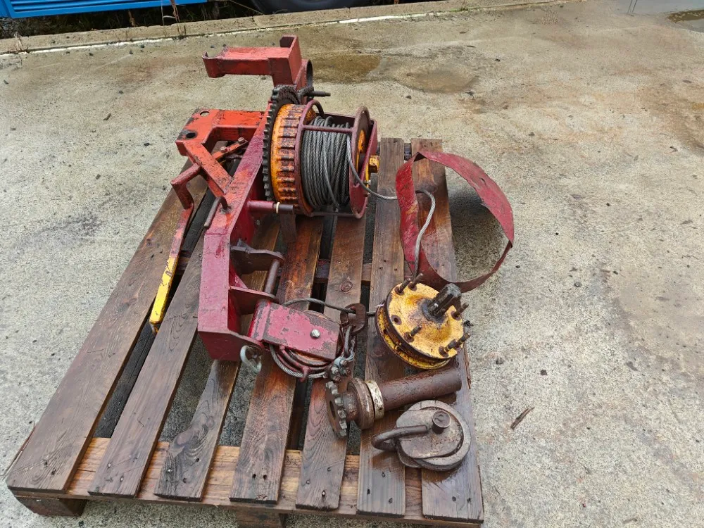 Remet traktorivinssi / Korjattavaksi