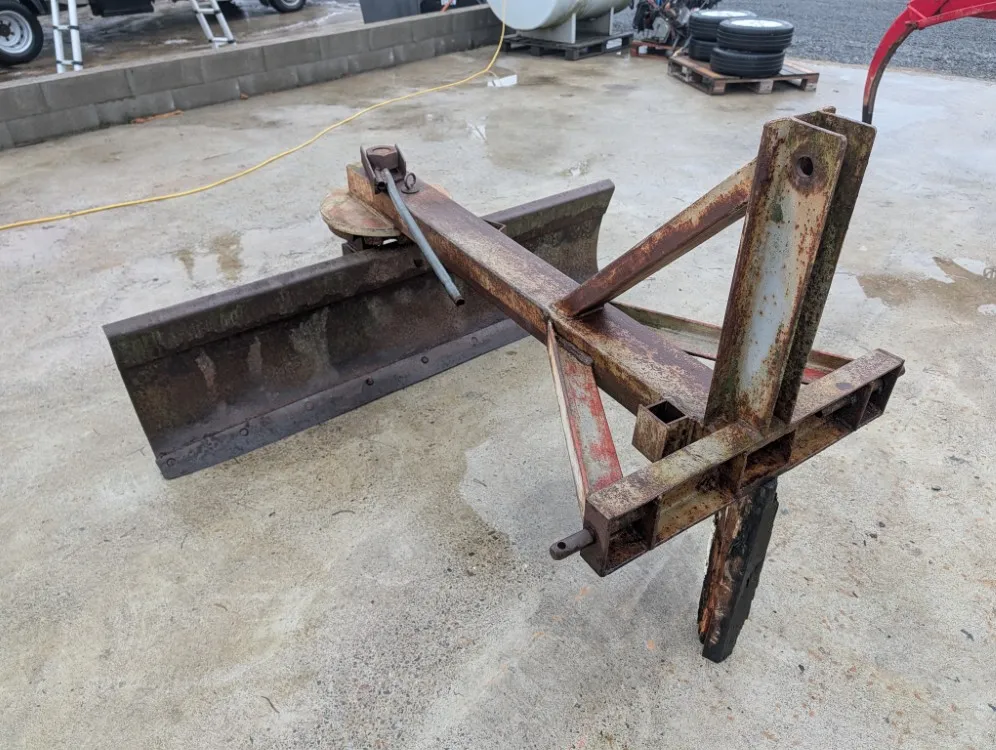 Perälevy 184cm ympäripyörivä / Pierempään traktoriin