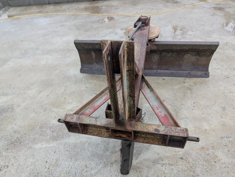 Perälevy 184cm ympäripyörivä / Pierempään traktoriin