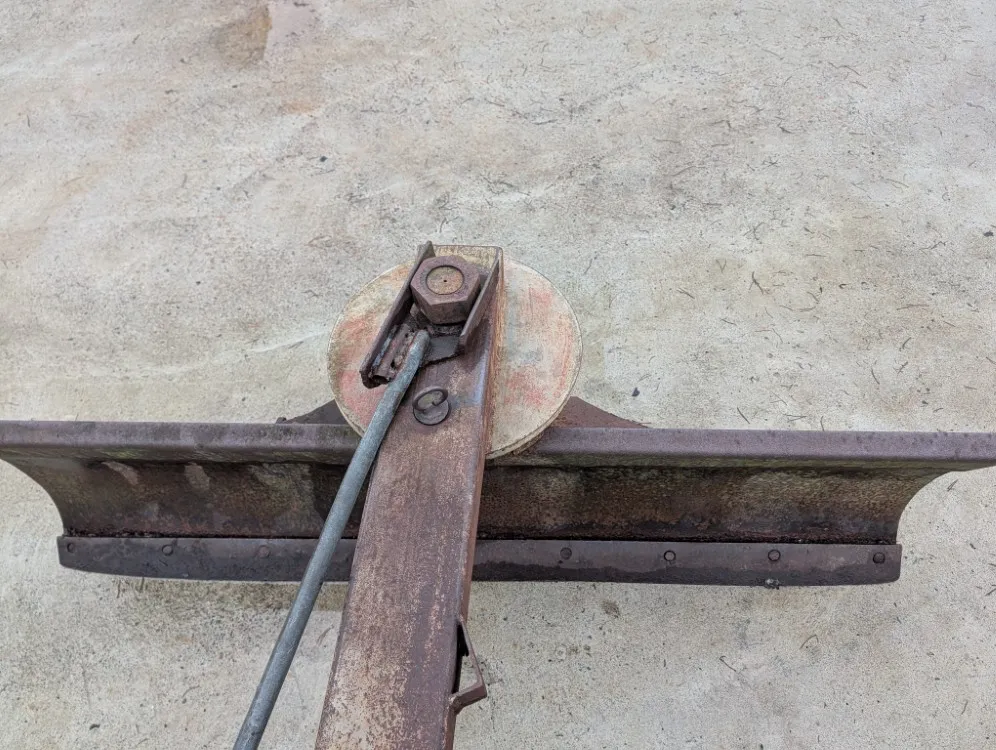 Perälevy 184cm ympäripyörivä / Pierempään traktoriin