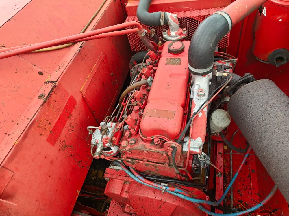 Massey Ferguson 430 leikkuupuimuri / Hytillinen - Katso video!