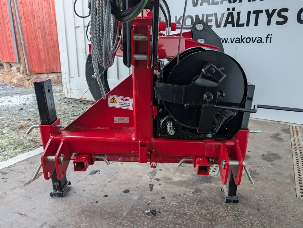 Kipa juontokoura vinssipaketilla / Hydraulikääntö - Katso video!