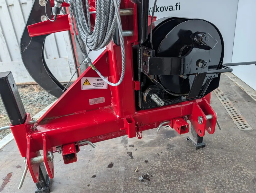 Kipa juontokoura vinssipaketilla / Hydraulikääntö - Katso video!