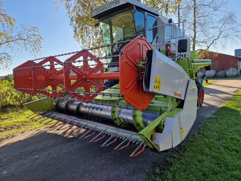 Claas Dominator 130 leikkuupuimuri / Työleveys 420cm - 1620h - Siisti kone!