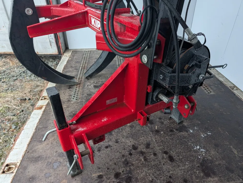 Kipa juontokoura vinssipaketilla / Hydraulikääntö - Koekäytetty - TARJOUS!