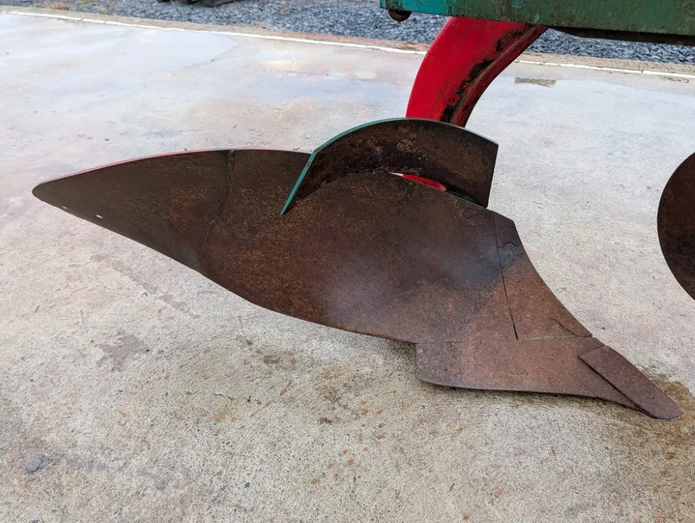 Kverneland lisäsiipi paluuauraan / 14 tuumainen kääntöauraan