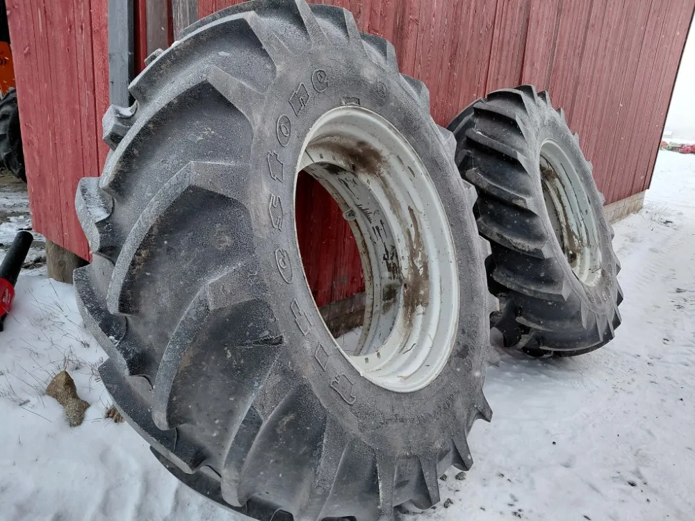 Traktorin renkaat 580/70R38 vannekehillä / Firestone - Hyväkuntoiset