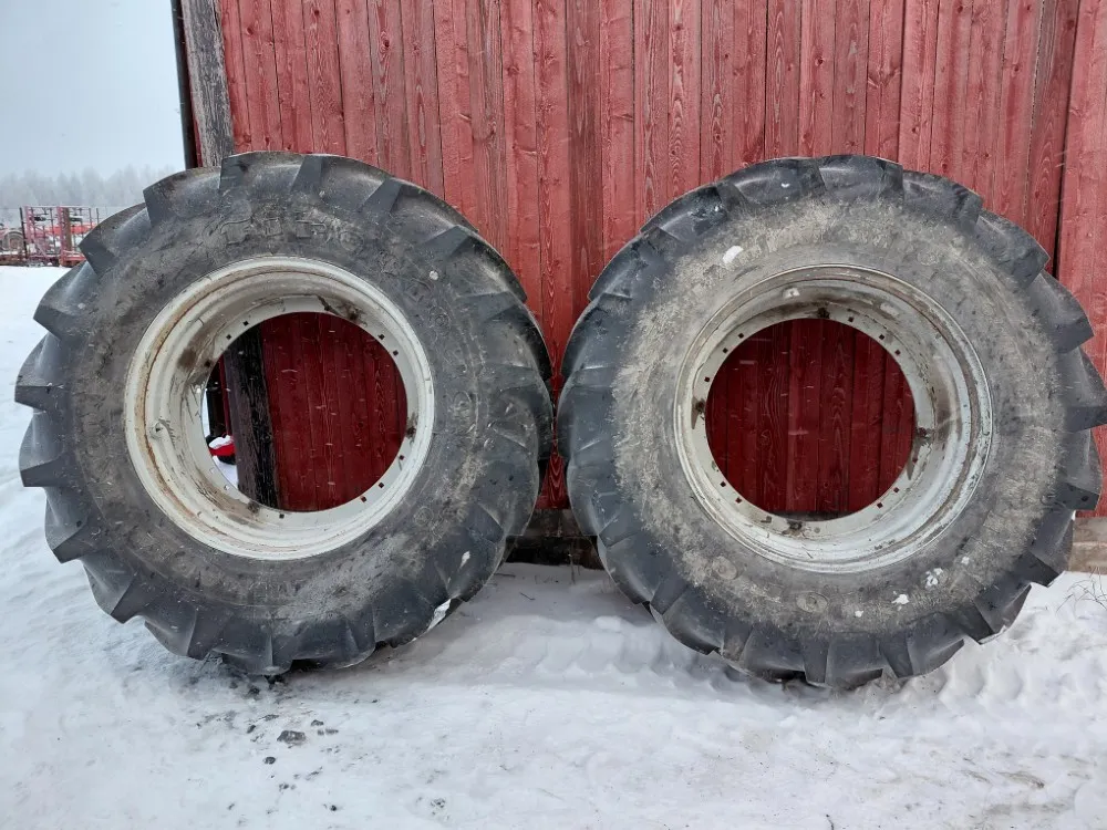 Traktorin renkaat 580/70R38 vannekehillä / Firestone - Hyväkuntoiset