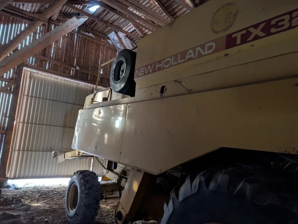 New Holland TX32 leikkuupuimuri / Myydään asiakkaan lukuun