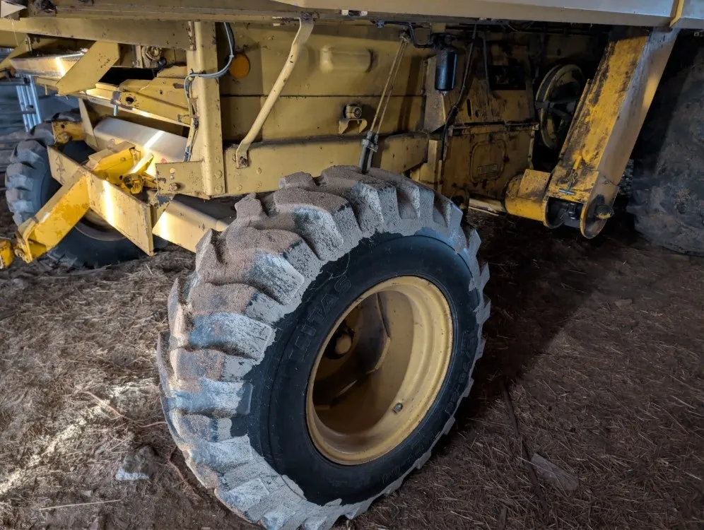 New Holland TX32 leikkuupuimuri / Myydään asiakkaan lukuun