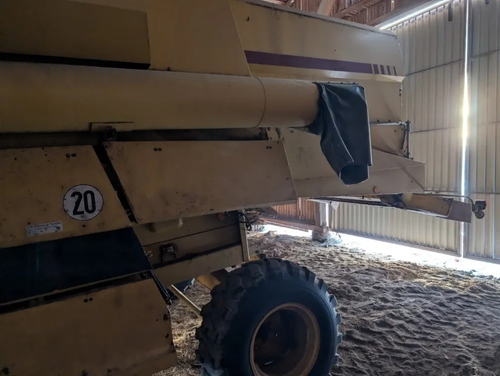 New Holland TX32 leikkuupuimuri / Myydään asiakkaan lukuun