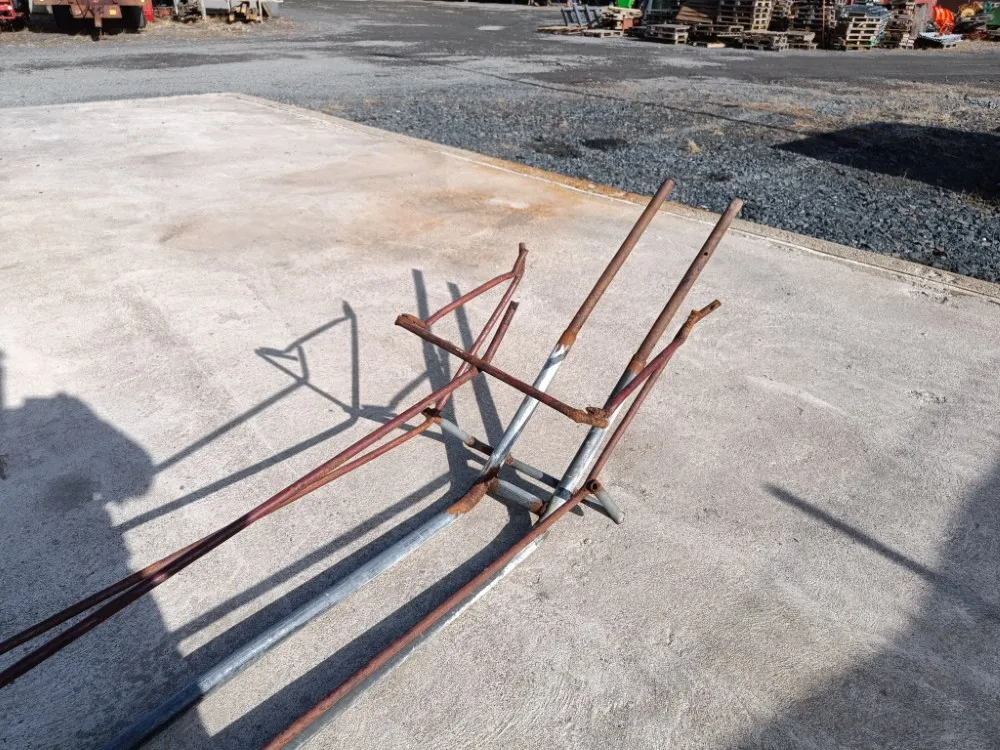 Paalirata sivulle heittävä / Welger AP42 paalaimesta