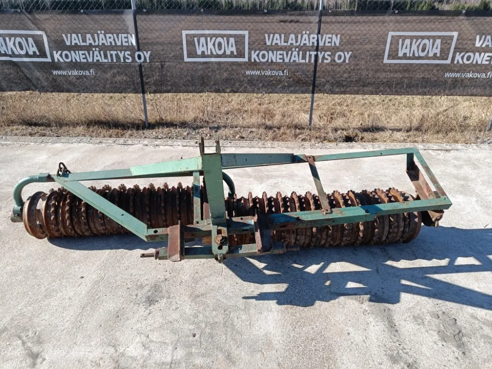 Jyrä 2-osainen  nostolaitemalli / Työleveys 255cm