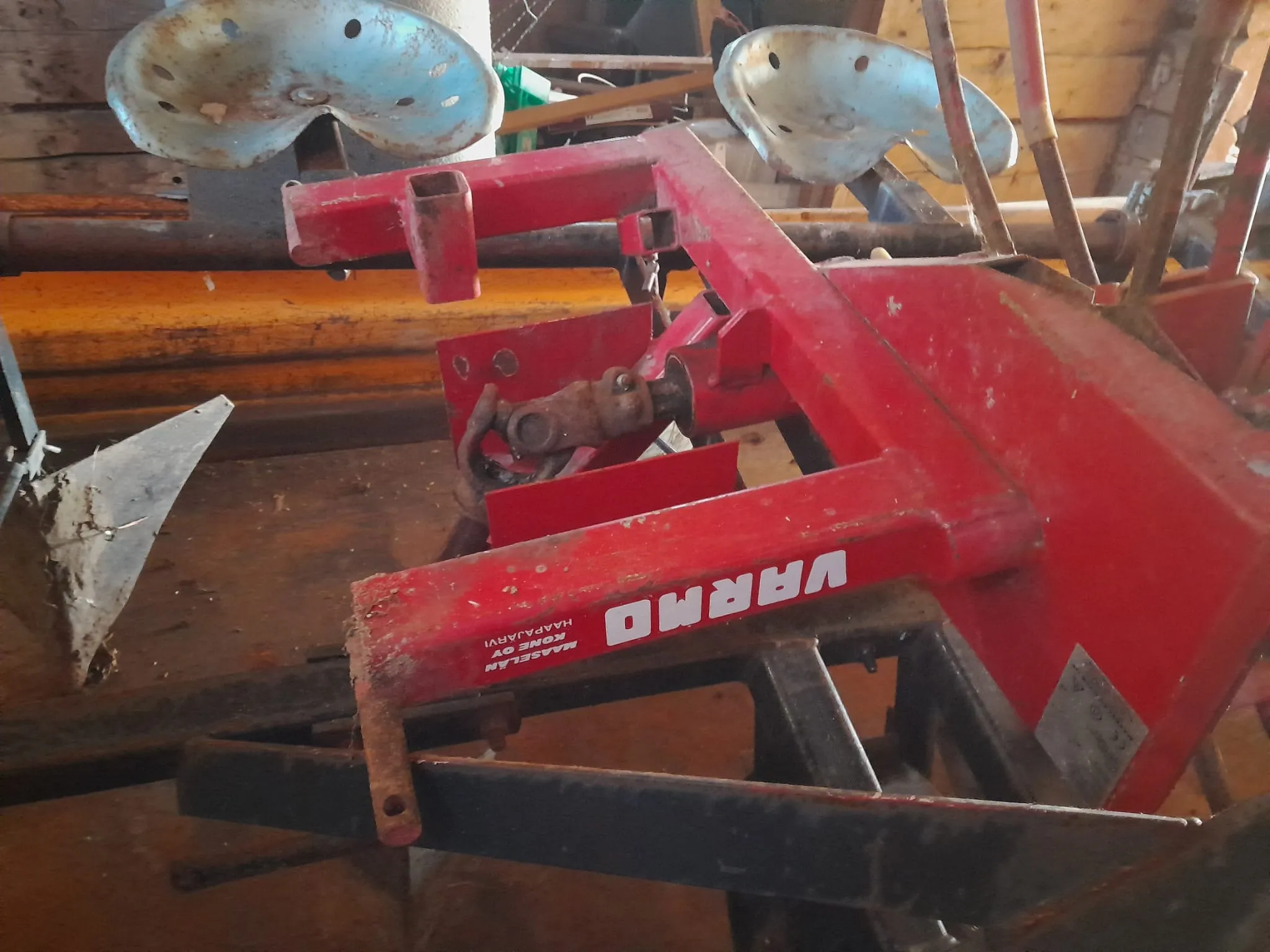 Perunanistutus ja nostokone / Myydään asiakkaan lukuun