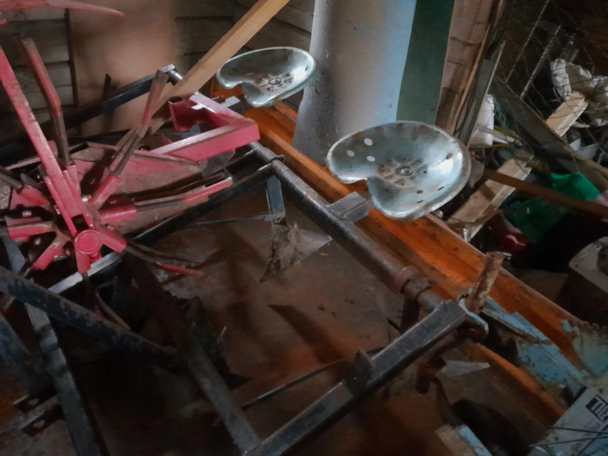 Perunanistutus ja nostokone / Myydään asiakkaan lukuun