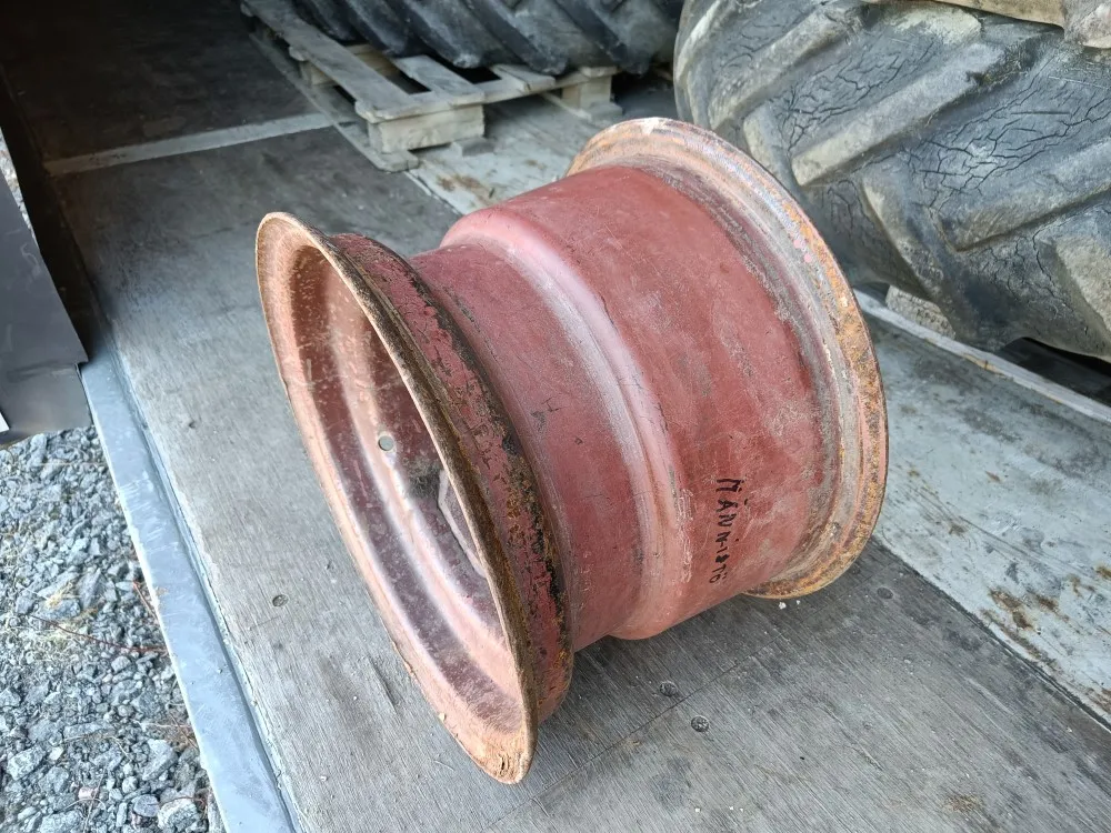 Peräkärryn vanne 16 tuumainen 6-pulttinen /