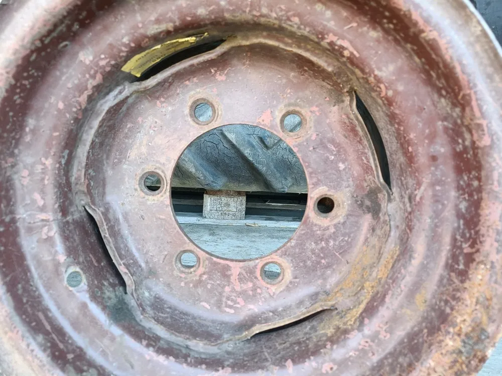 Peräkärryn vanne 16 tuumainen 6-pulttinen /