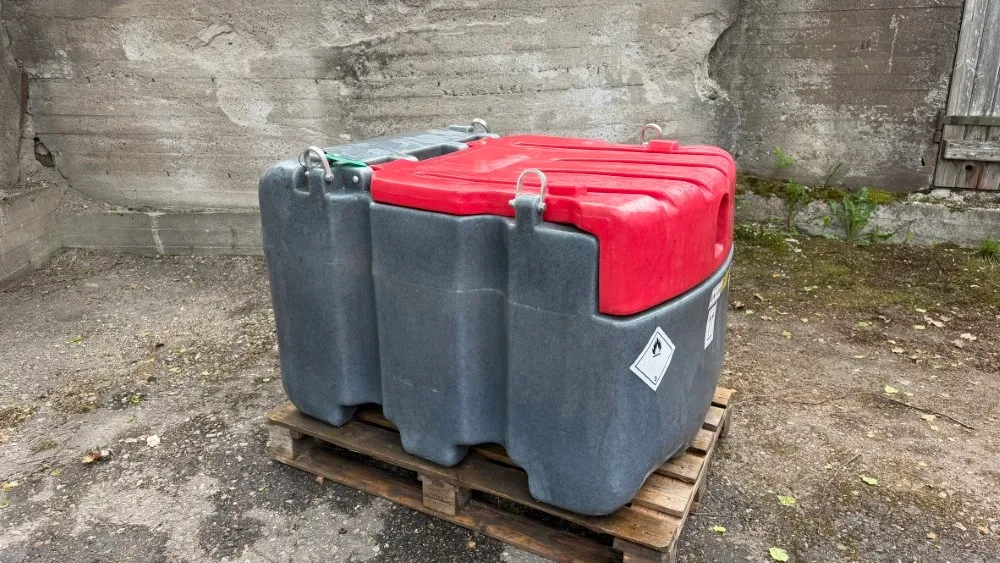 Trunk Tank polttoainesäiliö / 425L pumpulla