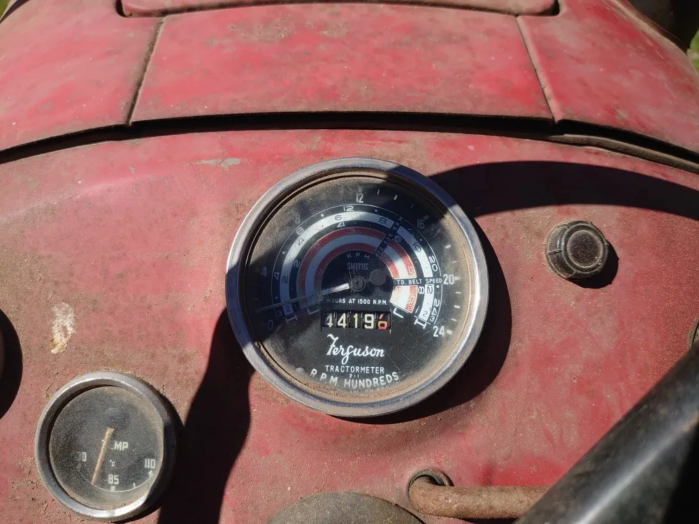 Massey Ferguson 35 traktori / Katso video!