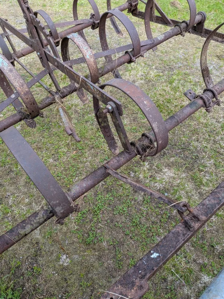 Massey Ferguson 35 traktori / Katso video!