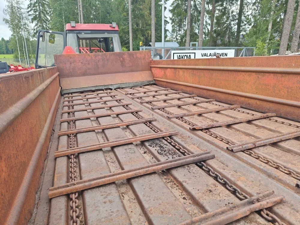 Belarus kuivalannan levitysvaunu / KATSO VIDEO - Lantakärry - Klapikärry