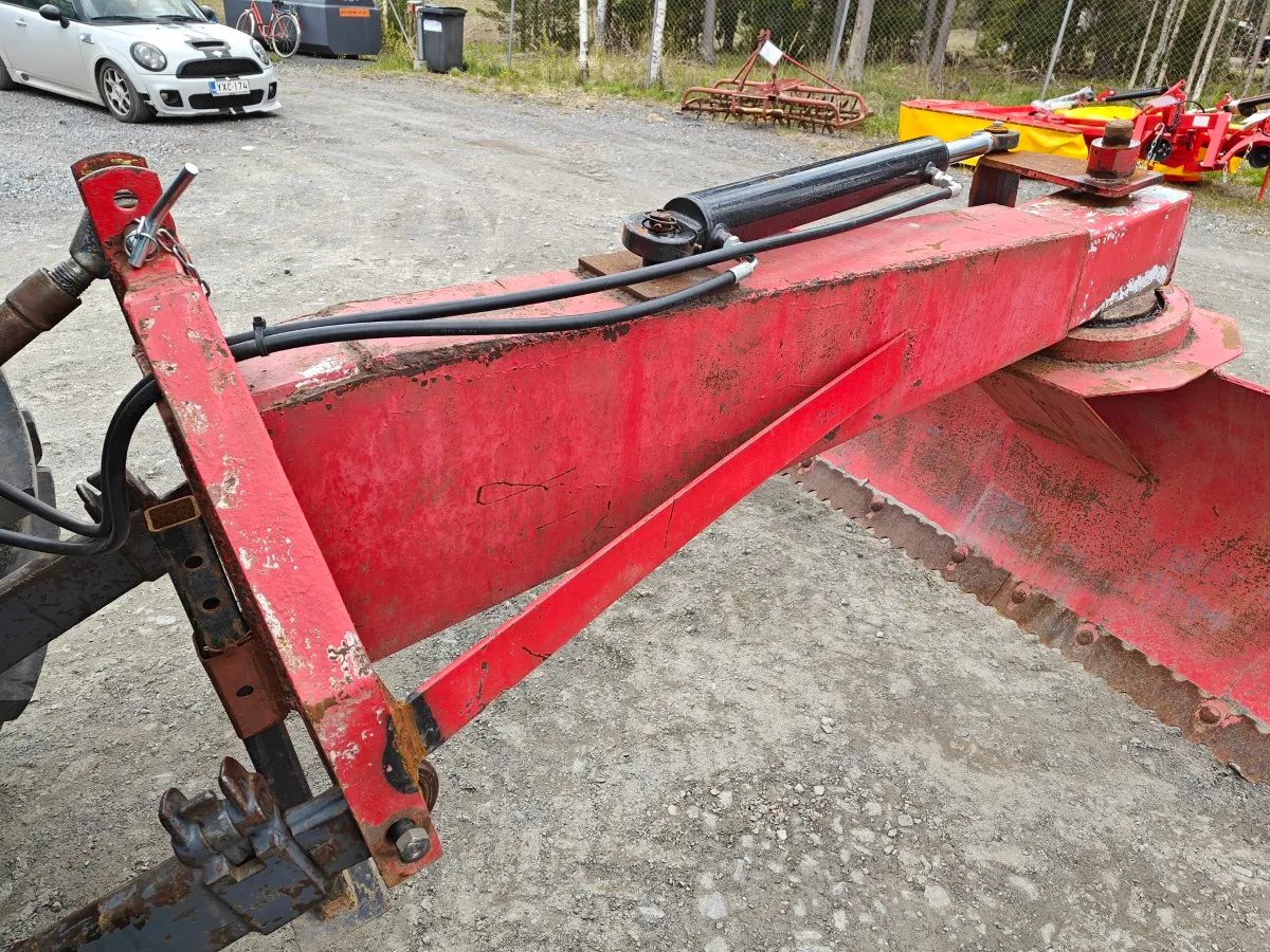 Perälevy 250cm - järeä / Hydraulisesti kääntyvä