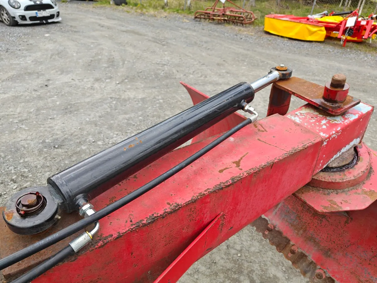 Perälevy 250cm - järeä / Hydraulisesti kääntyvä