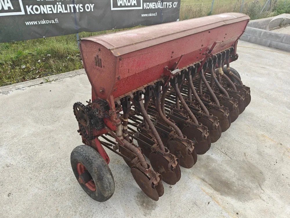 Kylvinkone McCormick International / 200cm kiekkovantailla