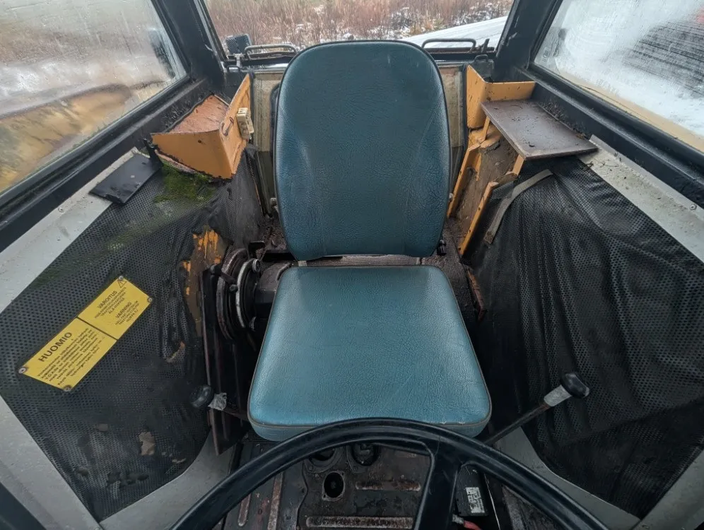 Ursus 385 De Luxe traktori / Takaveto - hyvät renkaat - Katso video!