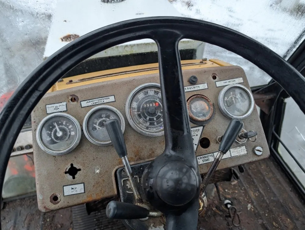 Ursus 385 De Luxe traktori / Takaveto - hyvät renkaat - Katso video!