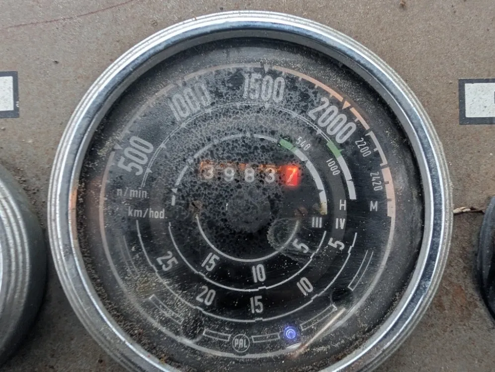 Ursus 385 De Luxe traktori / Takaveto - hyvät renkaat - Katso video!