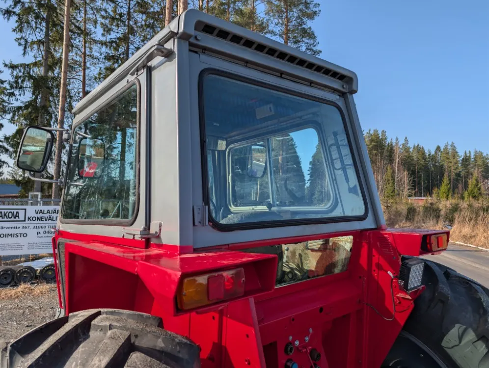 Massey Ferguson 590 traktori / Uudet renkaat, siisti kone, katso video!