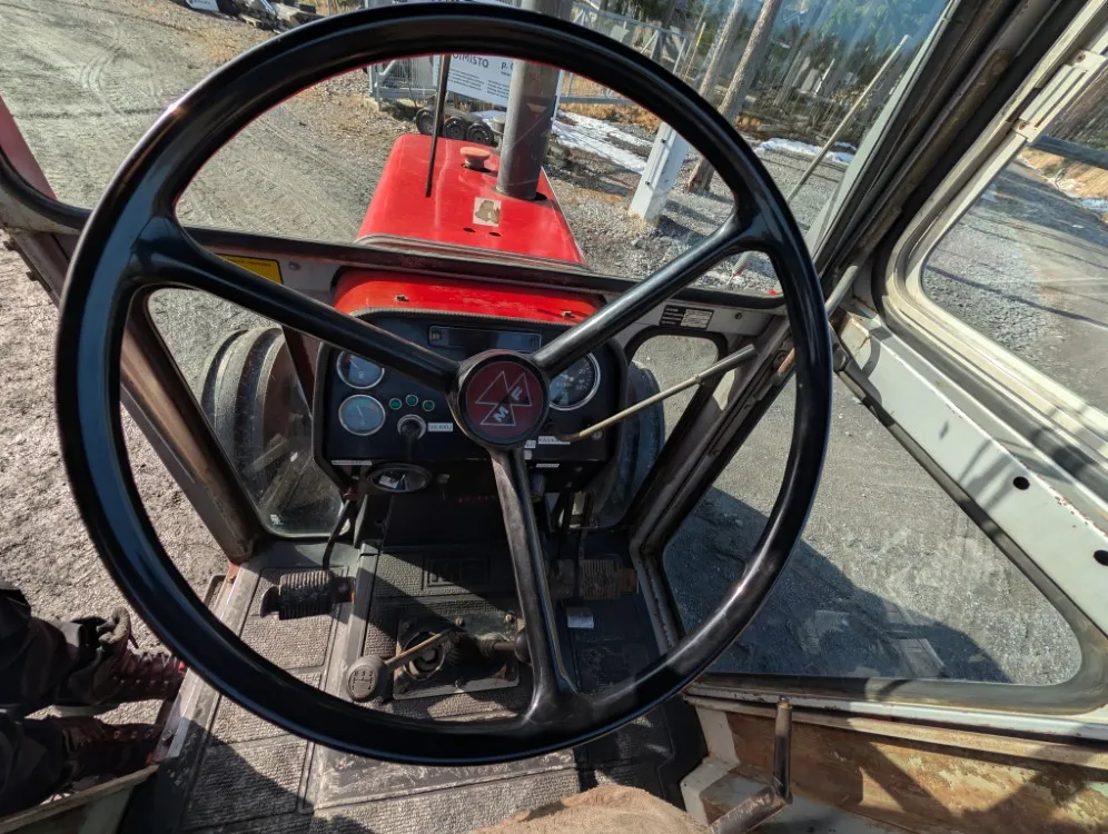 Massey Ferguson 590 traktori / Uudet renkaat, siisti kone, katso video!