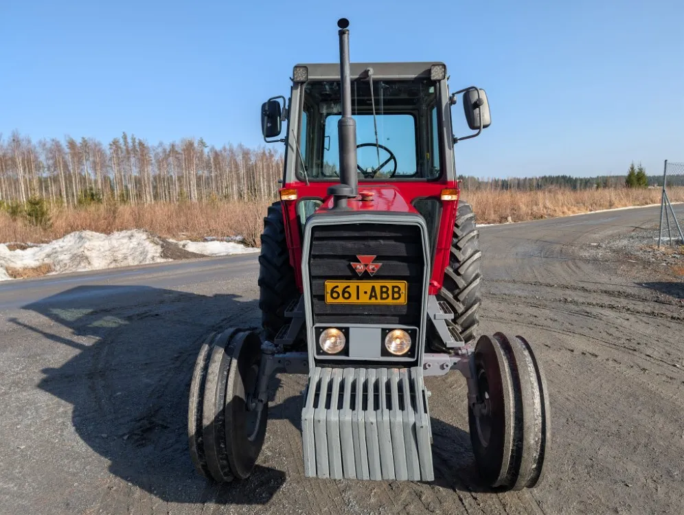 Massey Ferguson 590 traktori / Uudet renkaat, siisti kone, katso video!