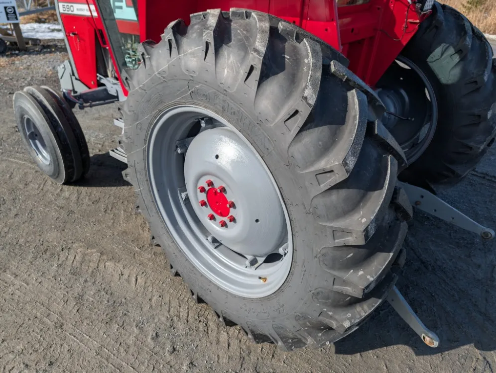 Massey Ferguson 590 traktori / Uudet renkaat, siisti kone, katso video!