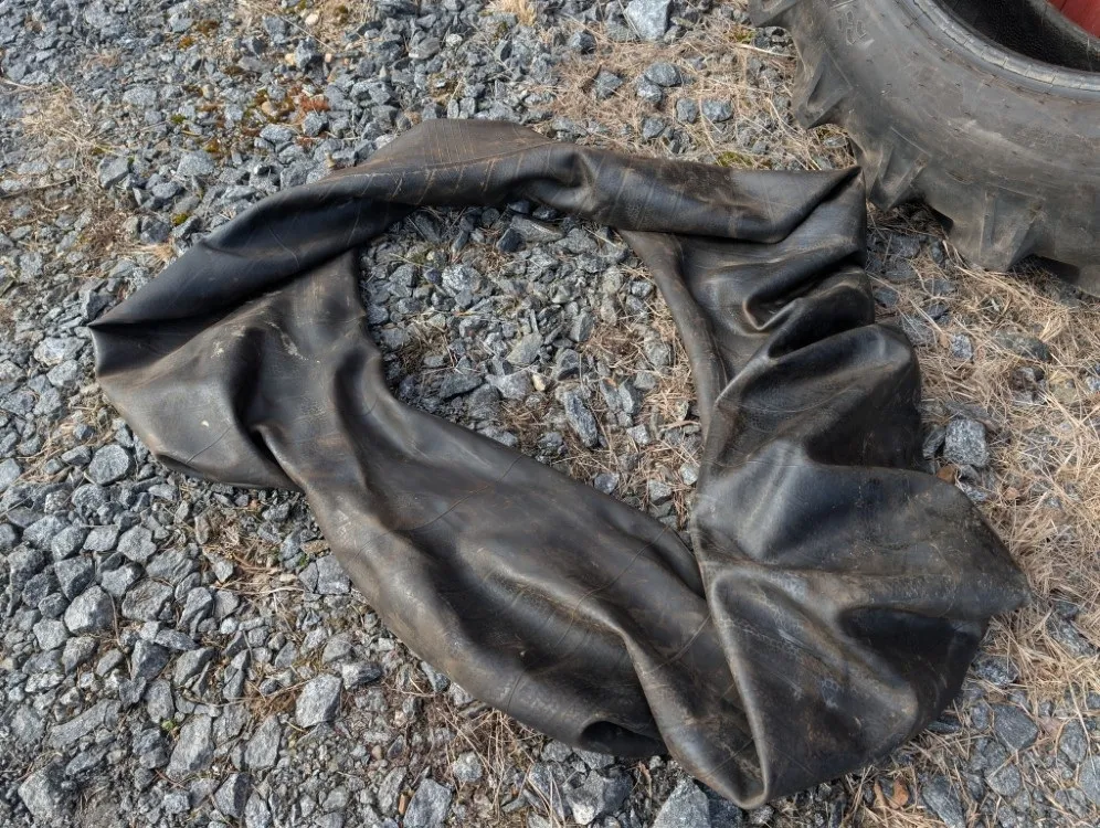 Alliance renkaat 16.9x38 traktoriin / sisärenkailla - 12PR - hyväkuntoiset